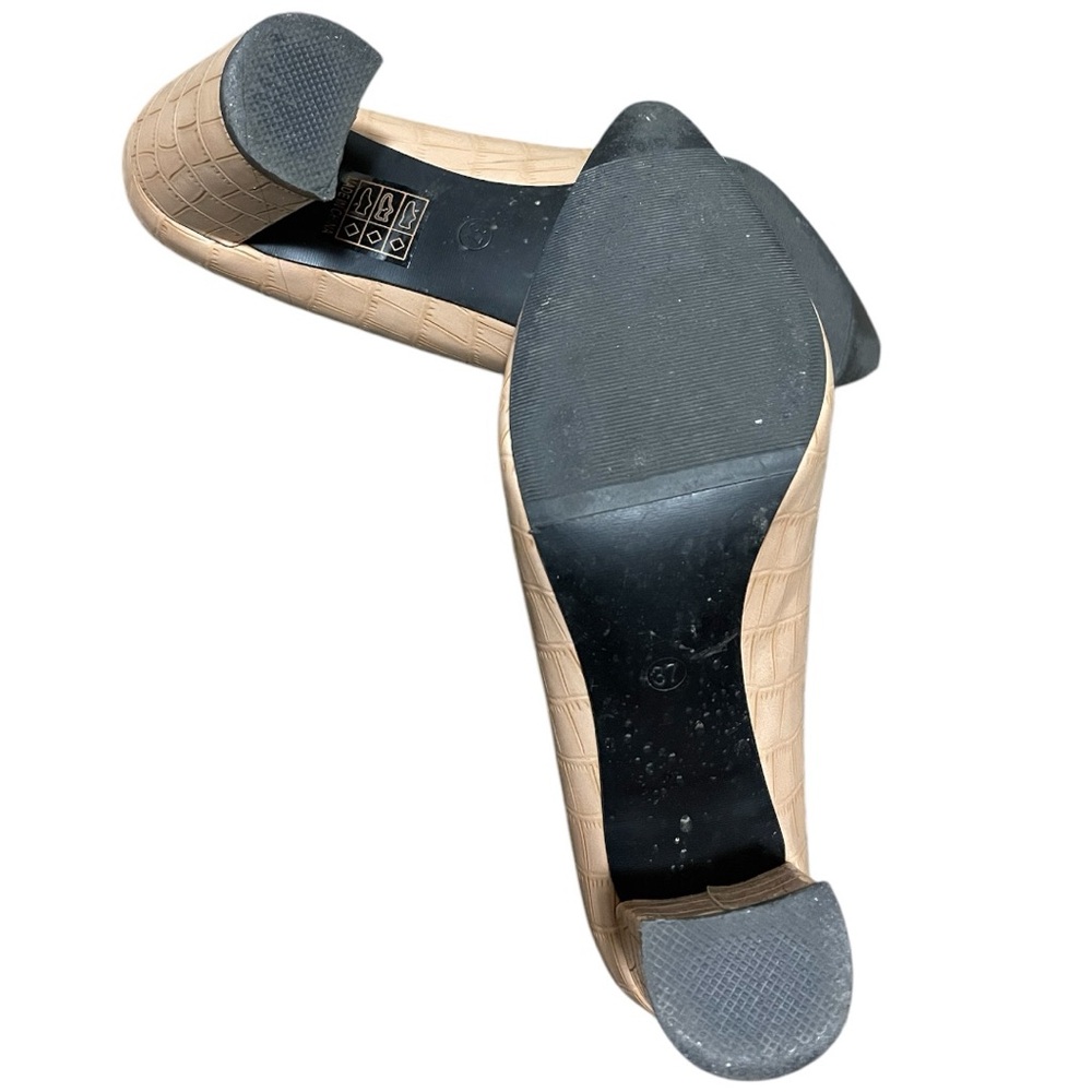 3 Pair Women Heel/pointed Heels available on sale, Size 37/6.5 - Picture 3 of 6